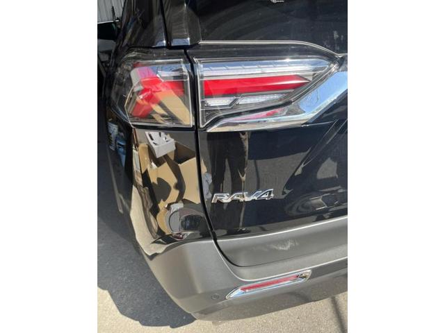 RAV4 社外テールランプ取付【高砂市 加古川市 車検・修理・鈑金・取付お任せください】