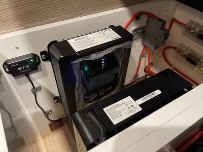 キャンピングカー専用電装品取付
