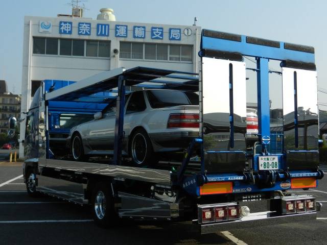 ジャパンオートテック製２台積、レッカーサービスは関西ロードレスキューになります。