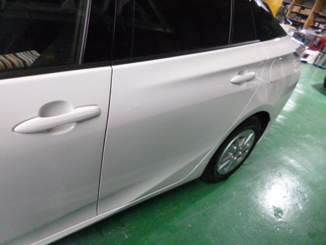 大阪市　旭区　トヨタ　プリウス　左Rドア　左クォーター　板金　塗装　修理