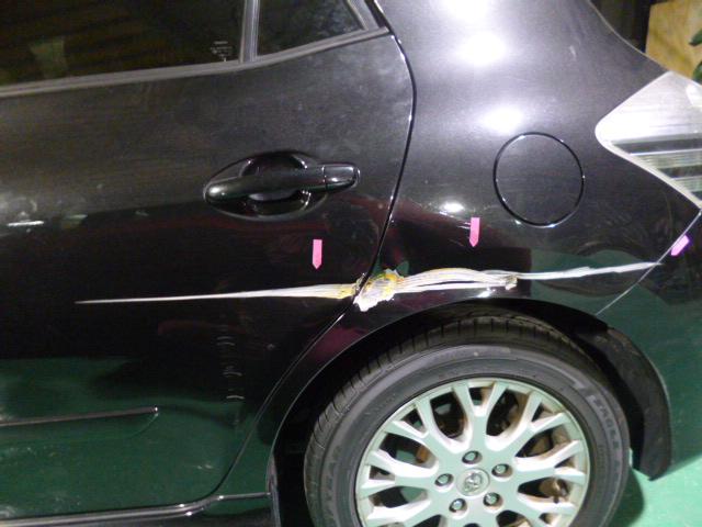 大阪市　旭区　トヨタ　ブレイド　左リアドア　左クォーター　板金　塗装　修理