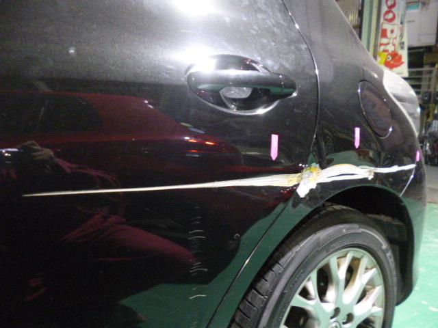 大阪市　旭区　トヨタ　ブレイド　左リアドア　左クォーター　板金　塗装　修理