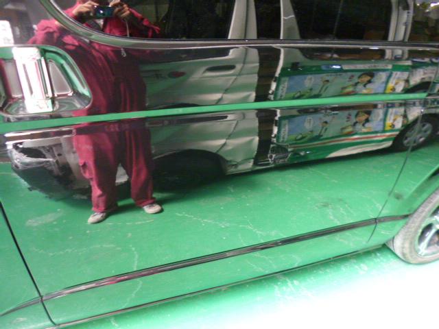 大阪市　旭区　トヨタ　ハイエース　右スライドドア　右クォーター　鈑金　塗装　修理　磨き