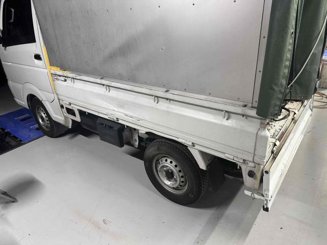 キャリートラック　幌車　鈑金塗装　事故修理　アライメント