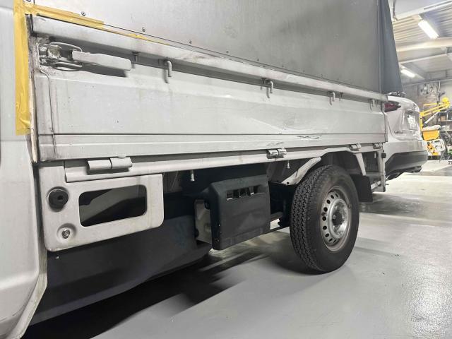 キャリートラック　幌車　鈑金塗装　事故修理　アライメント