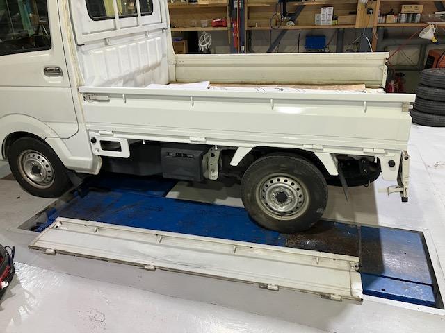 キャリートラック　幌車　鈑金塗装　事故修理　アライメント