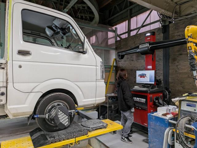 キャリートラック　幌車　鈑金塗装　事故修理　アライメント