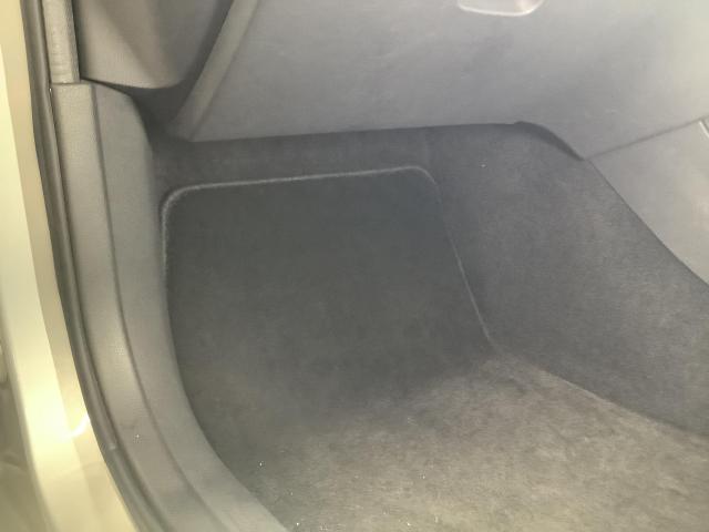 メルセデス・ベンツ A180 バッテリー交換