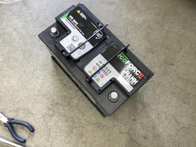 メルセデス・ベンツ A180 バッテリー交換