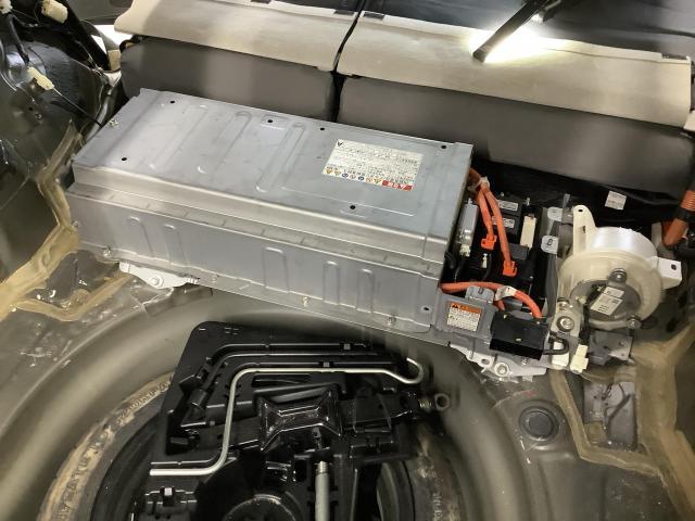 トヨタ　プリウス　ハイブリッドバッテリー交換