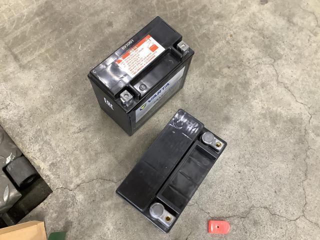 メルセデス・ベンツ　ＭL350  サブバッテリー交換
.