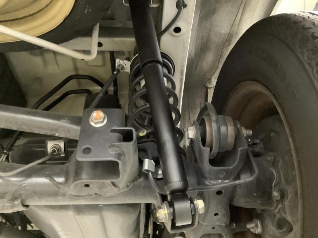 スズキ　エブリイ　左右リヤショックアブソーバー交換