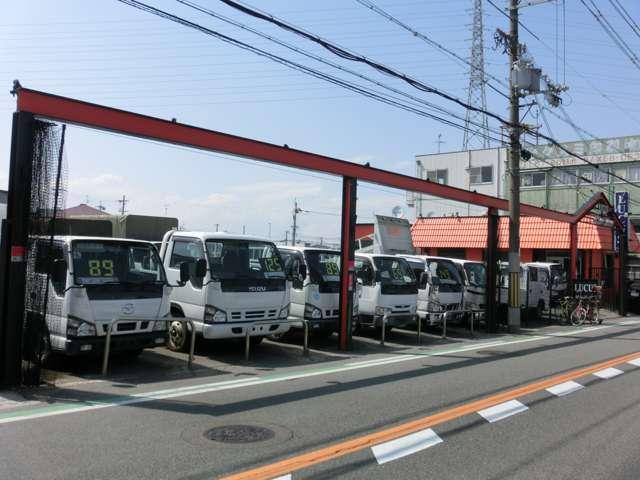 バン・トラック専門店　株式会社ＬＵＣＵＳ（ルーカス）　