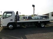 商談室。お気に召すお車が見付かりましたら御相談ください。