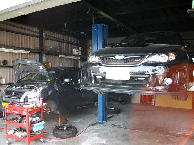 トヨタディーラー出身のスタッフが３名おります