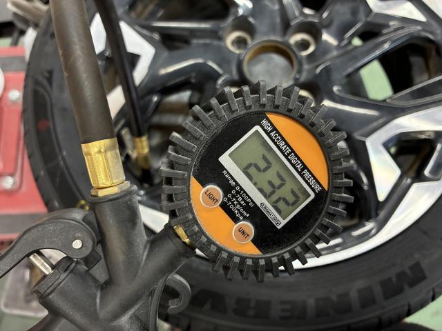 ホンダ　Ｎ－ＢＯＸカスタム　ホイール・タイヤ交換　持ち込みタイヤ交換  AUTOWAY　オートウェイ　輸入タイヤ  タイヤ交換　タイヤ　コーティング　奈良県　上牧町　香芝市　広陵町　王寺町　大和高田市　河合町　大和郡山市　生駒市　葛城市