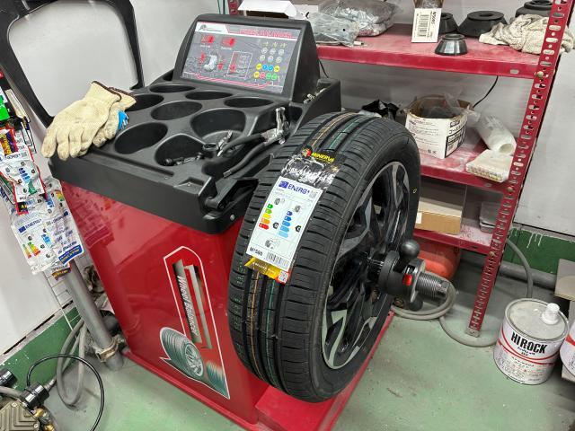 ホンダ　Ｎ－ＢＯＸカスタム　ホイール・タイヤ交換　持ち込みタイヤ交換  AUTOWAY　オートウェイ　輸入タイヤ  タイヤ交換　タイヤ　コーティング　奈良県　上牧町　香芝市　広陵町　王寺町　大和高田市　河合町　大和郡山市　生駒市　葛城市