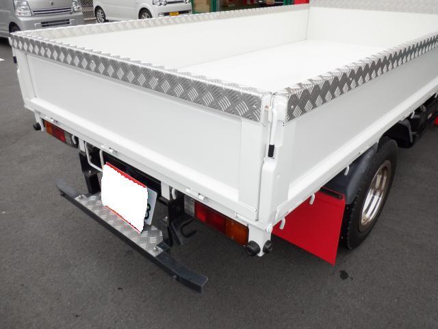 トラック　平ボディー　２ｔ　３ｔ　鉄板　アルミ　縞板　荷台架装　加工