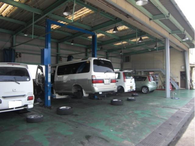 整備、車検は当店へ。予約受付中！無料代車もご用意しております。詳しくはお電話ください！