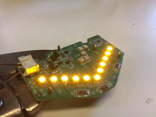 大好評！エスカレードなどＧＭ車のドアミラーウインカーのＬＥＤをアンバー色に変更可能です！！