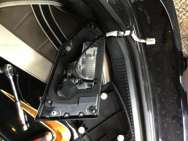 レクサス HS250h テールレンズ交換 (三木市吉川町 三田市 神戸 レクサス HS250h テールレンズ交換 (三木市吉川町 三田市 神戸