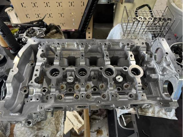 ＭＩＮＩ　メンテナンス　MINI専門店　ミニクーパー　クーパーＳ　シリンダーヘッド　オーバーホール　大阪府　太子町　河南町　富田林市　羽曳野市　近畿運輸局認証整備工場完備　Garnet Star