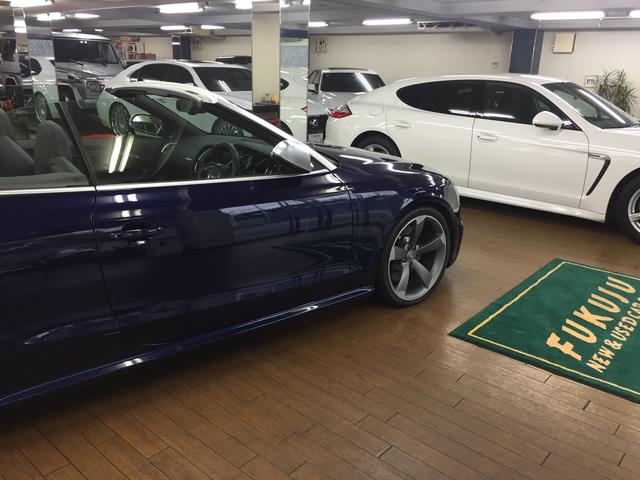 スタッフ紹介1