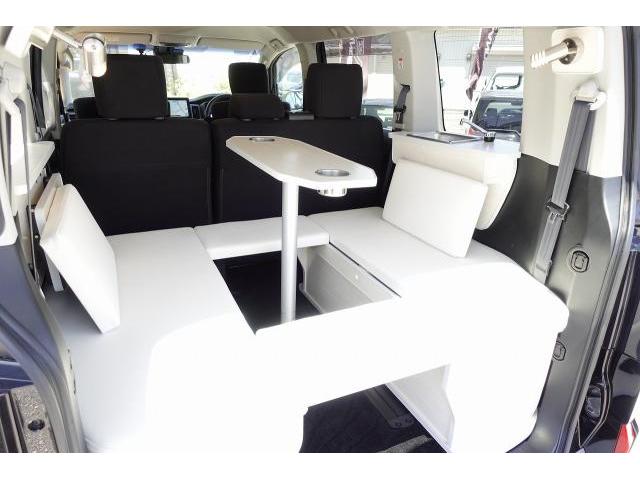 三菱デリカD5キャンピングカー・デリカD5にキャンピングキット取り付けとサブバッテリー等電装品取り付け・ベッドキット・新規架装・車中泊！兵庫県・大阪府・京都府・奈良県・和歌山県・滋賀県・岡山県・全国販売・全国納車！