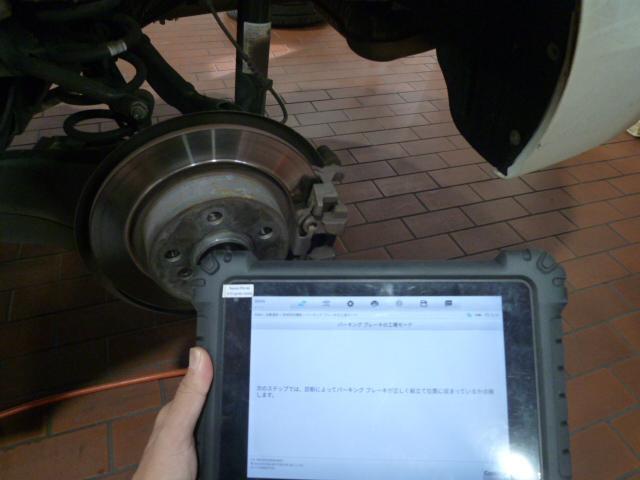 BMW 218d|ブレーキ警告灯の点灯でリアブレーキパッド交換【徳島 プレミアムカーセンター】徳島 香川 淡路島