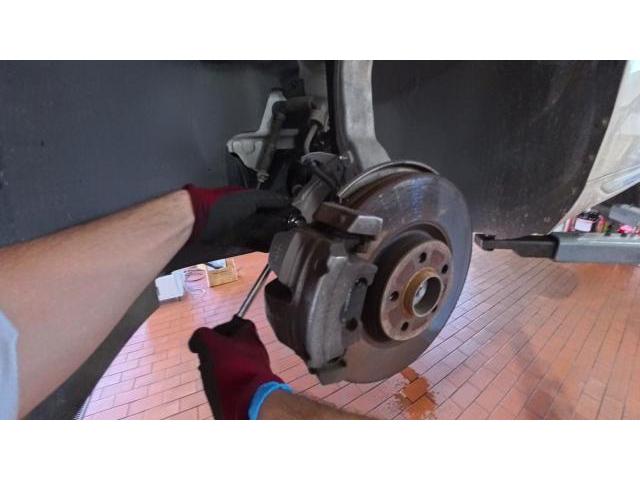 ボルボ XC60 | 走行中の「ゴーゴー音」フロントハブベアリング交換|徳島・プレミアムカーセンター