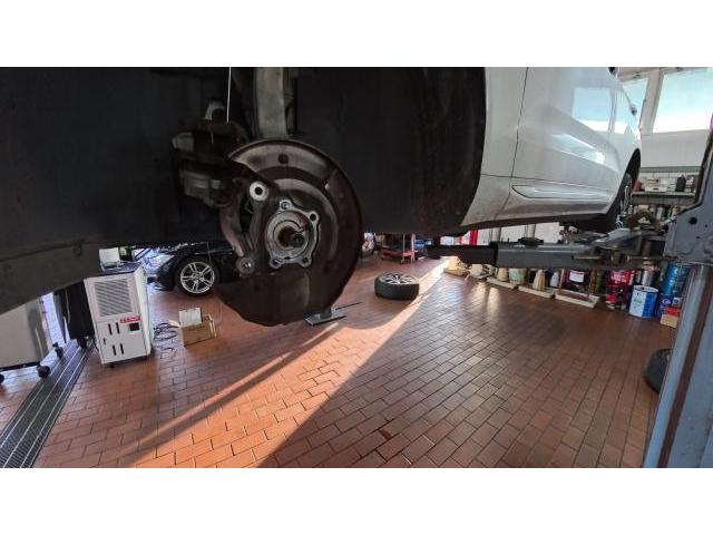 ボルボ XC60 | 走行中の「ゴーゴー音」フロントハブベアリング交換|徳島・プレミアムカーセンター