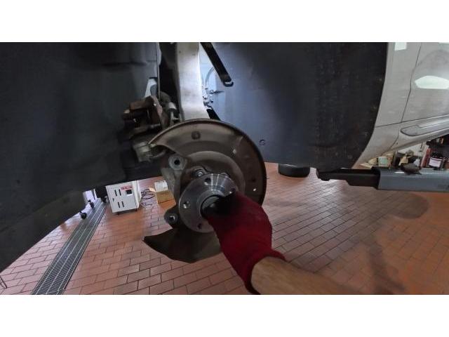 ボルボ XC60 | 走行中の「ゴーゴー音」フロントハブベアリング交換|徳島・プレミアムカーセンター