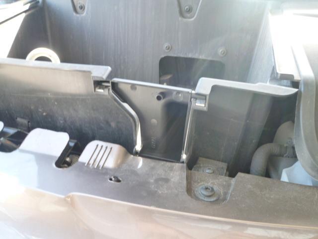 BMW i3｜充電器カバーの割れ修理　安心の純正部品にて交換【徳島 プレミアムカーセンター】徳島 香川 淡路島