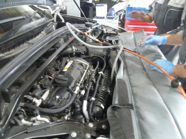 BMW F48 X1 | 冷却水漏れ　オイルフィルターハウジング交換【徳島 プレミアムカーセンター】徳島 香川 淡路島