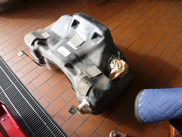 ランドローバー イヴォーグ | 燃料タンクからガソリン漏れ！燃料ポンプ交換【徳島 プレミアムカーセンター】徳島 香川 淡路島