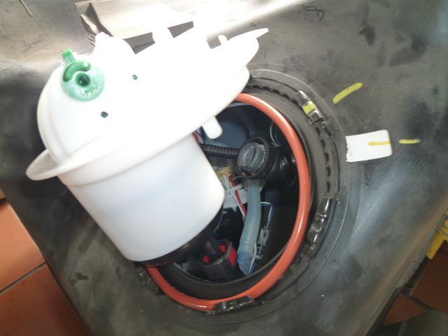 ランドローバー イヴォーグ | 燃料タンクからガソリン漏れ！燃料ポンプ交換【徳島 プレミアムカーセンター】徳島 香川 淡路島