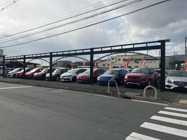 中古車は常時在庫１２０台以上ございます