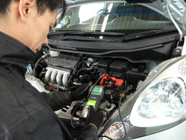 バッテリー点検中！