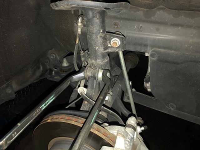 滋賀　トヨタ「オーリス」のフロント トー＆キャンバー調整