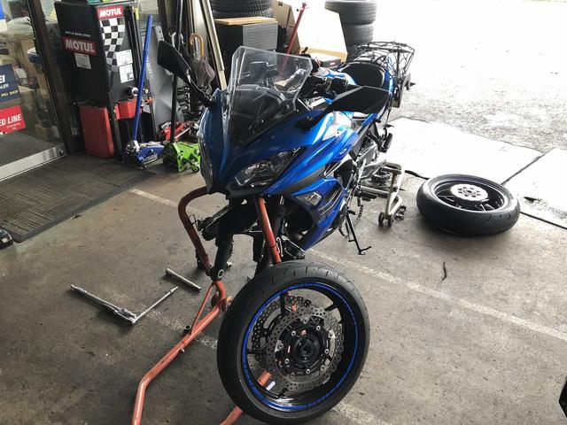 滋賀　ニンジャ650（バイク）の持ち込みタイヤ交換
