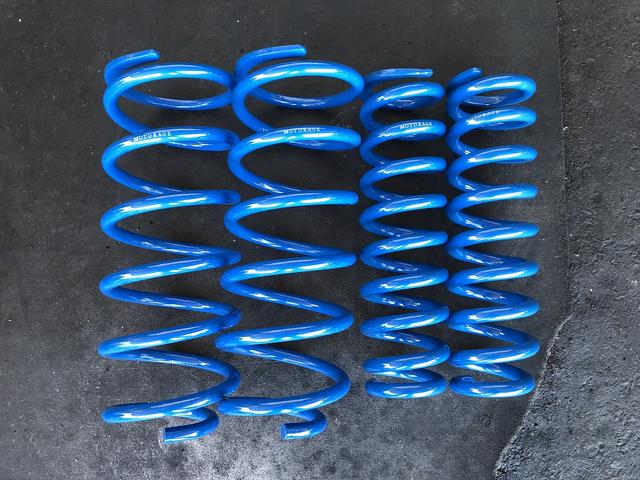  滋賀　プラド（150系）の持ち込みリフトアップサス取付