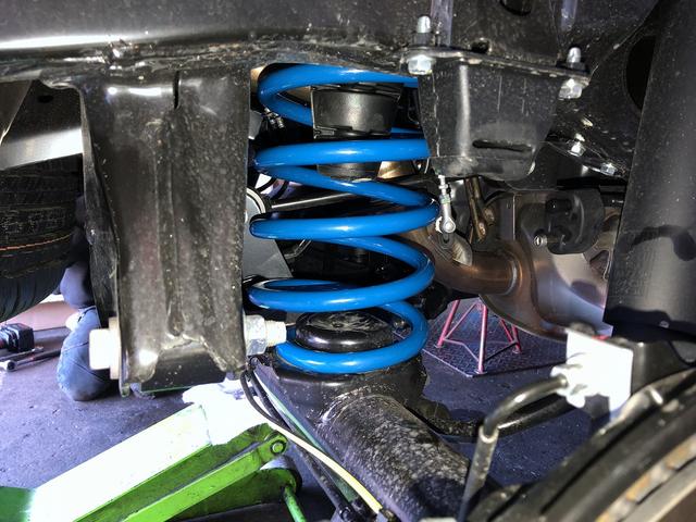  滋賀　プラド（150系）の持ち込みリフトアップサス取付