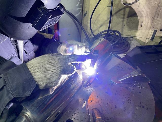 滋賀　スバル「Ｒ１」の持込マフラー交換＆溶接修理
