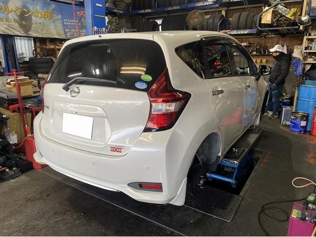 滋賀　日産ノートの持ち込みタイヤ交換（直送）