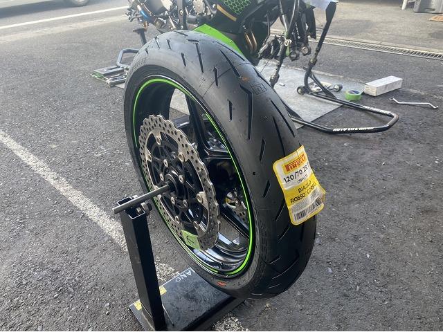 滋賀 カワサキ「ZX-6R」の持ち込みタイヤ交換(バイク)|グー 滋賀 カワサキ「ZX-6R」の持ち込みタイヤ交換(バイク)|グー