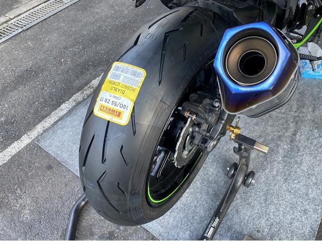 滋賀 カワサキ「ZX-6R」の持ち込みタイヤ交換(バイク)|グー 滋賀 カワサキ「ZX-6R」の持ち込みタイヤ交換(バイク)|グー