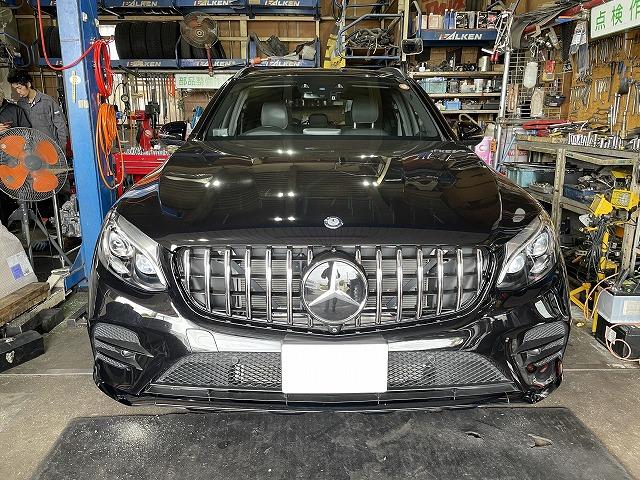 滋賀　ベンツAMG(GLC43)の持込「パナメリカーナ」グリル取付