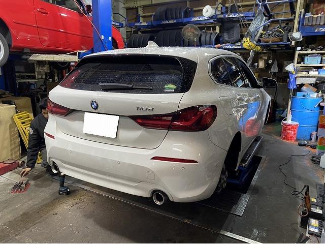 滋賀　BMW「118d」(F40)のブレーキパッド交換(ディクセル)