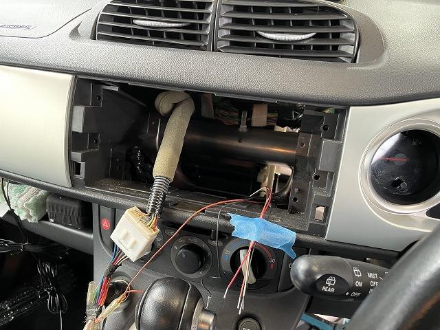 滋賀　スバル「R1」の持ち込み追加メーター取付（タコメーター）