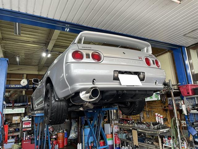 滋賀オートライフハノ スカイラインGT-R(BNR32)のTOMEIエキマニ交換